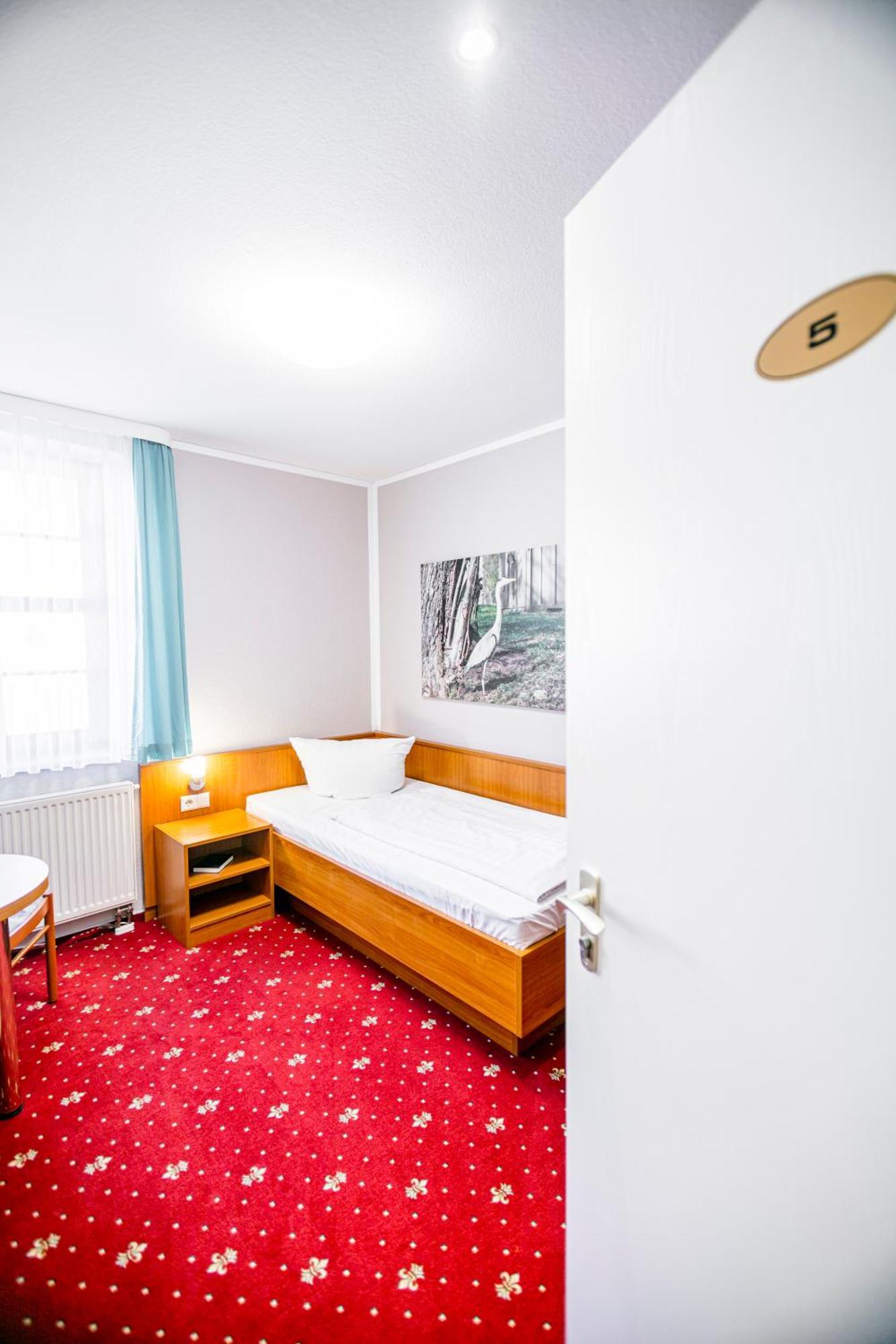 Hotel Zum Goldenen Loewen Peitz エクステリア 写真