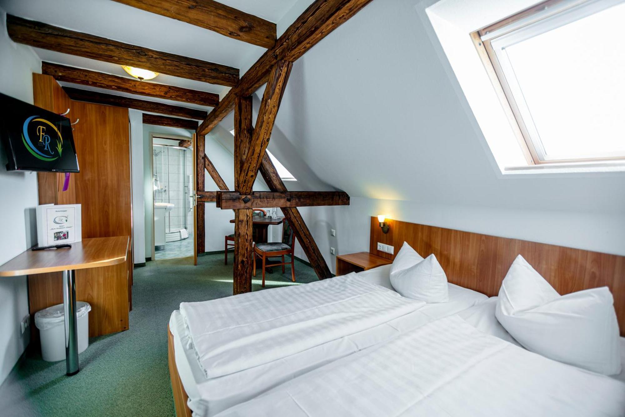 Hotel Zum Goldenen Loewen Peitz エクステリア 写真