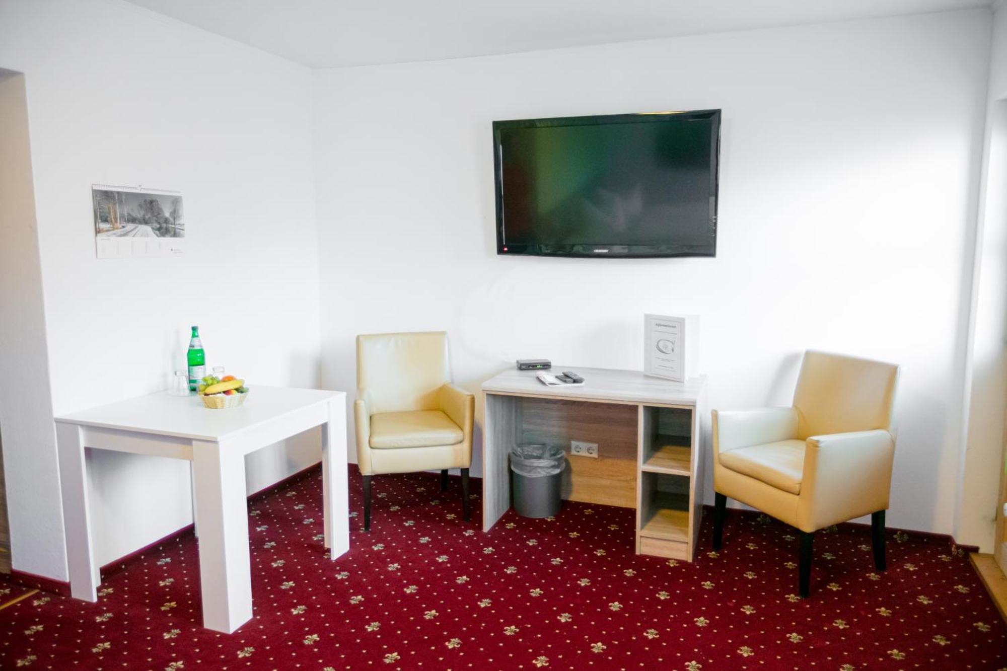 Hotel Zum Goldenen Loewen Peitz エクステリア 写真