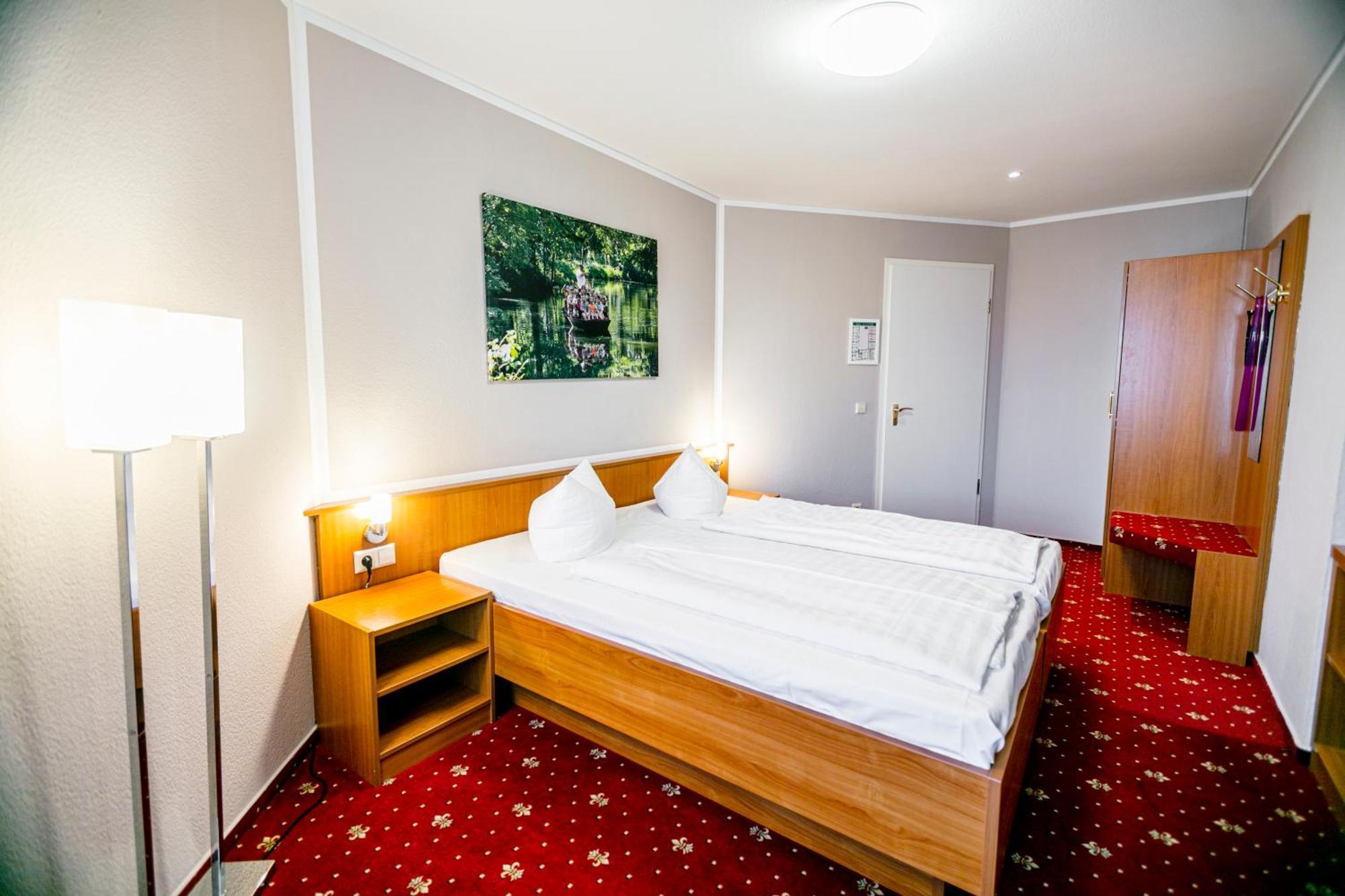Hotel Zum Goldenen Loewen Peitz エクステリア 写真