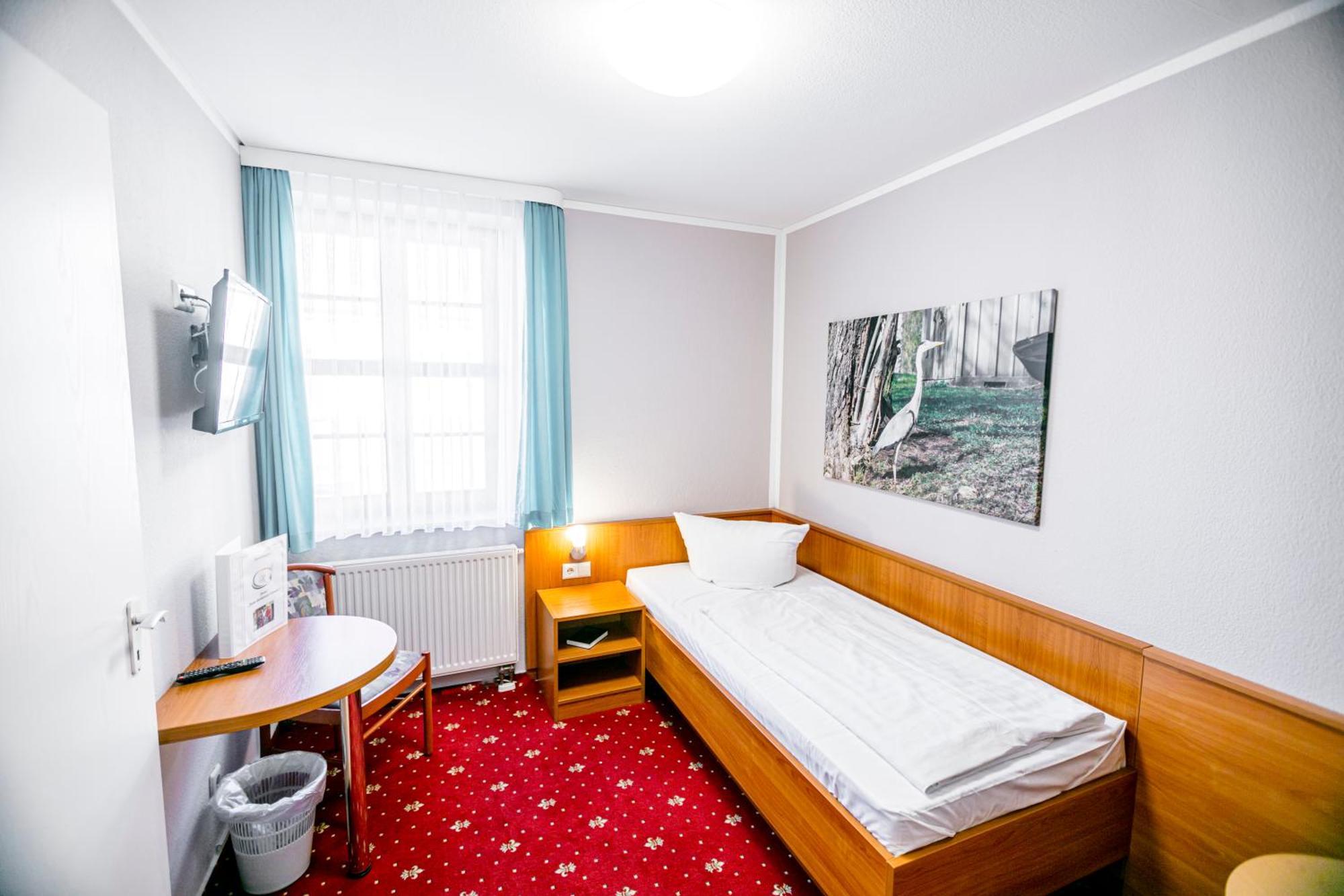 Hotel Zum Goldenen Loewen Peitz エクステリア 写真