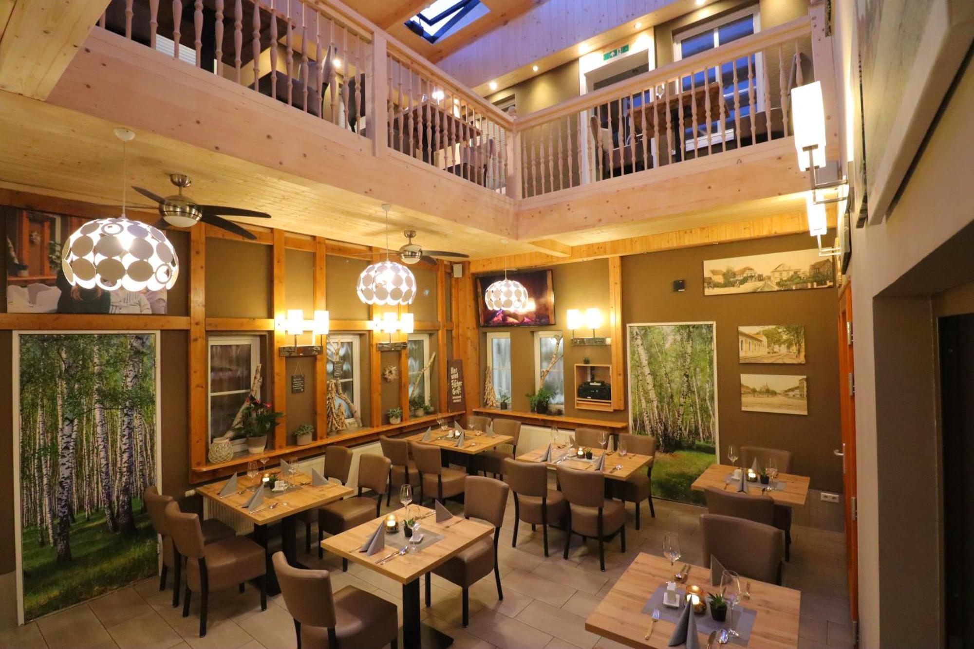 Hotel Zum Goldenen Loewen Peitz エクステリア 写真