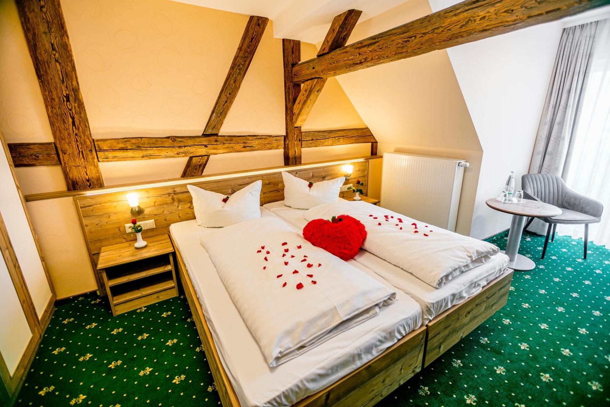 Hotel Zum Goldenen Loewen Peitz エクステリア 写真