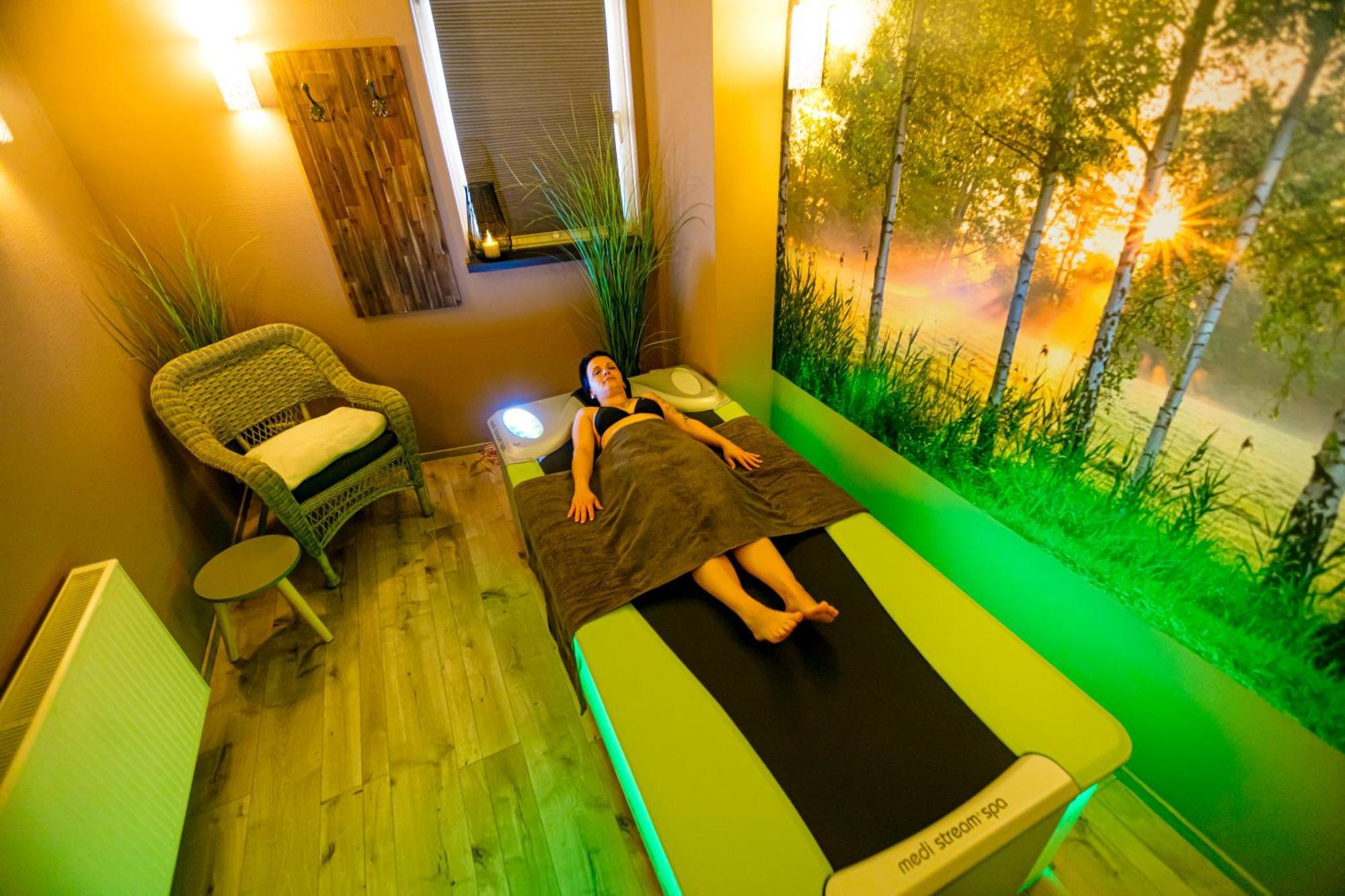 Hotel Zum Goldenen Loewen Peitz エクステリア 写真